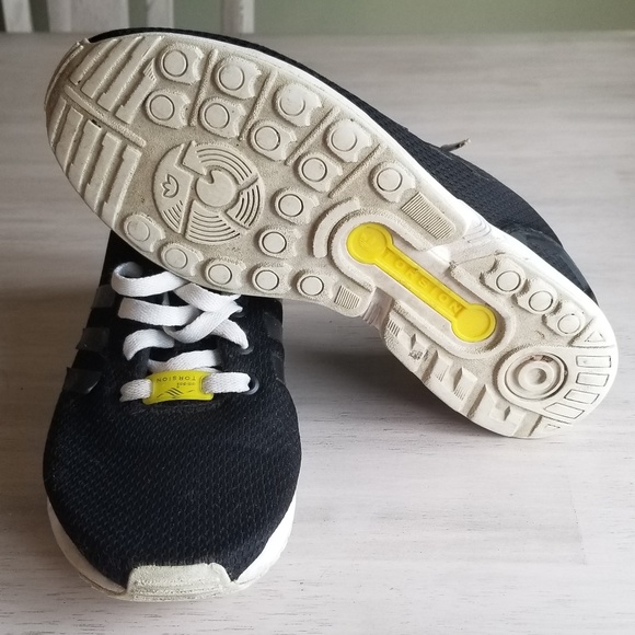 Mens Adidas Torsion sneakers - Picture 3 of 4